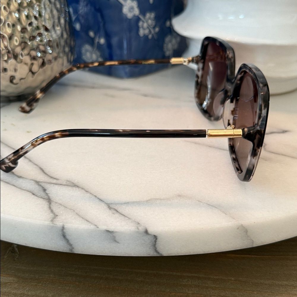 Transparent Free People Janis Sunglasses NWT - Picture 6 of 9